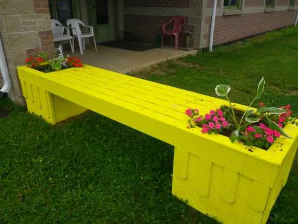 Bench planter